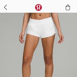 Lululemon Hotty Hot Low Rise 2.5” white shorts, size 6